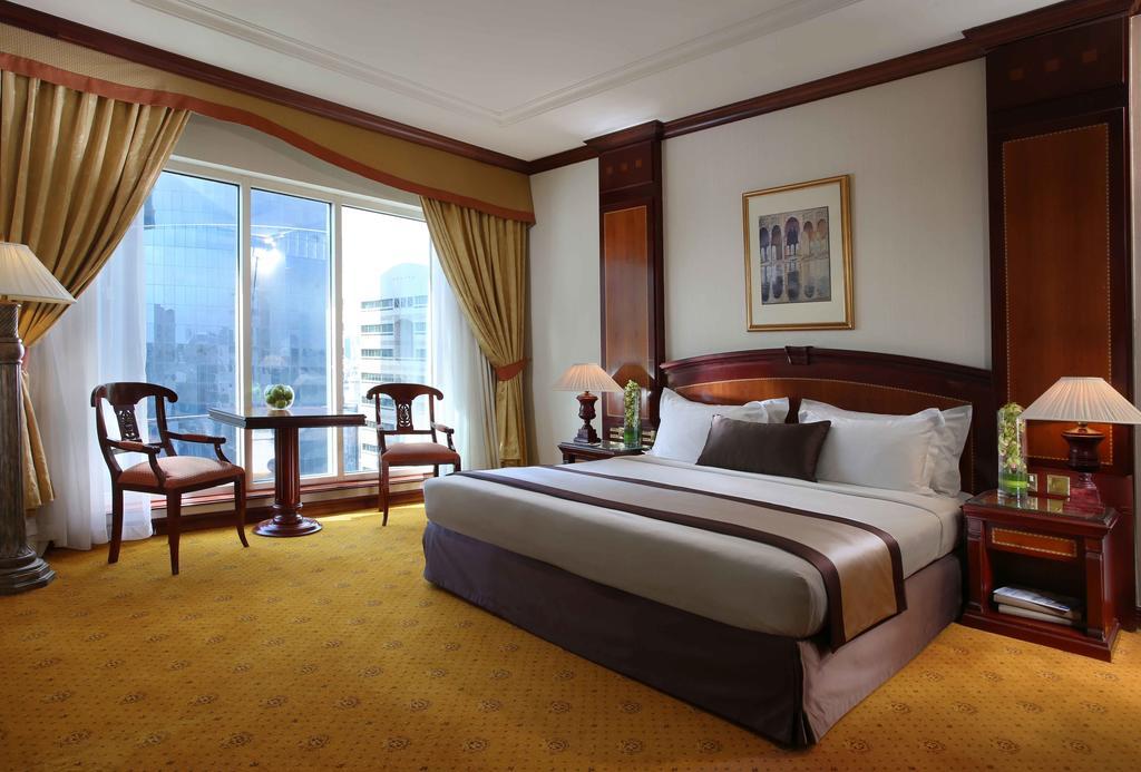 Knight Castle Hotel Dubai Exterior photo A room at the hotel