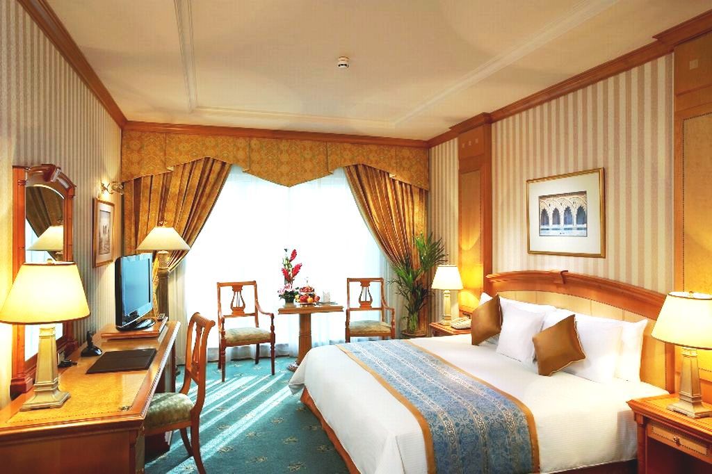 Knight Castle Hotel Dubai Exterior photo A room at the hotel