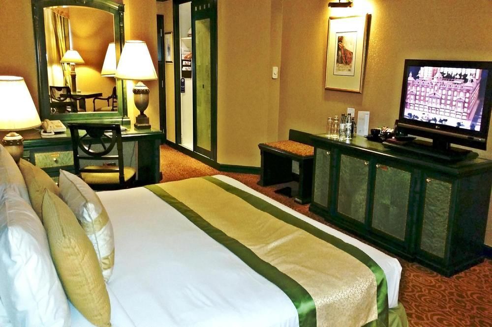 Knight Castle Hotel Dubai Exterior photo A room at the hotel