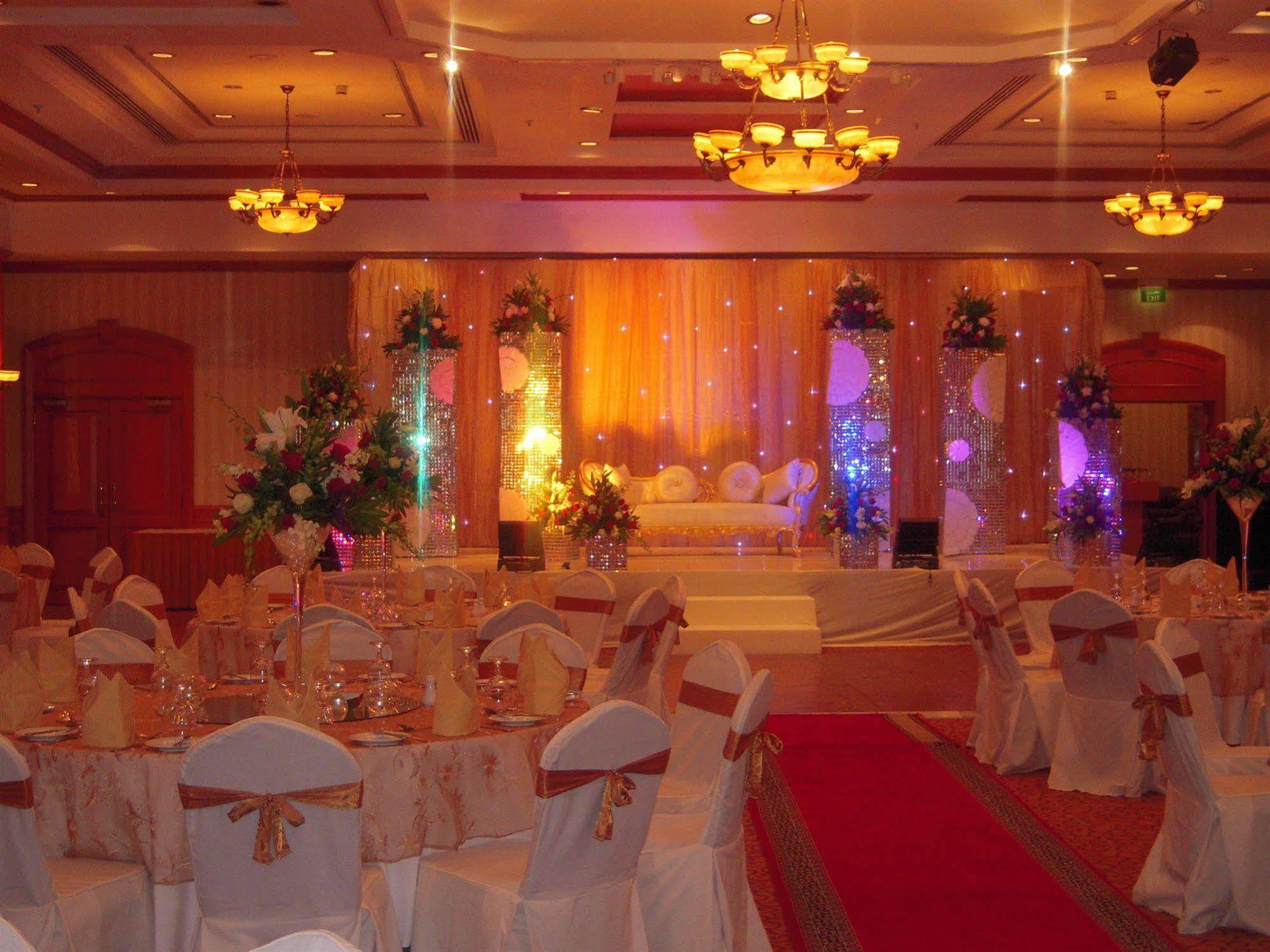 Knight Castle Hotel Dubai Exterior photo A wedding reception at a hotel
