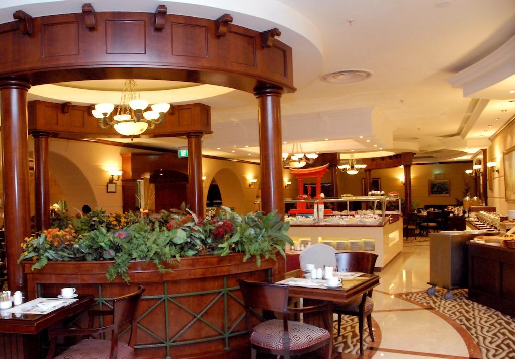 Knight Castle Hotel Dubai Exterior photo The restaurant